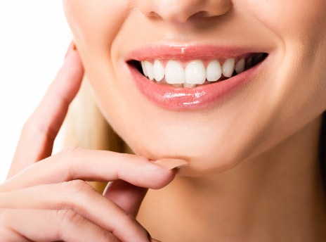 dentistry_thirty_two_cosmetic_dentistry_woman_smiling