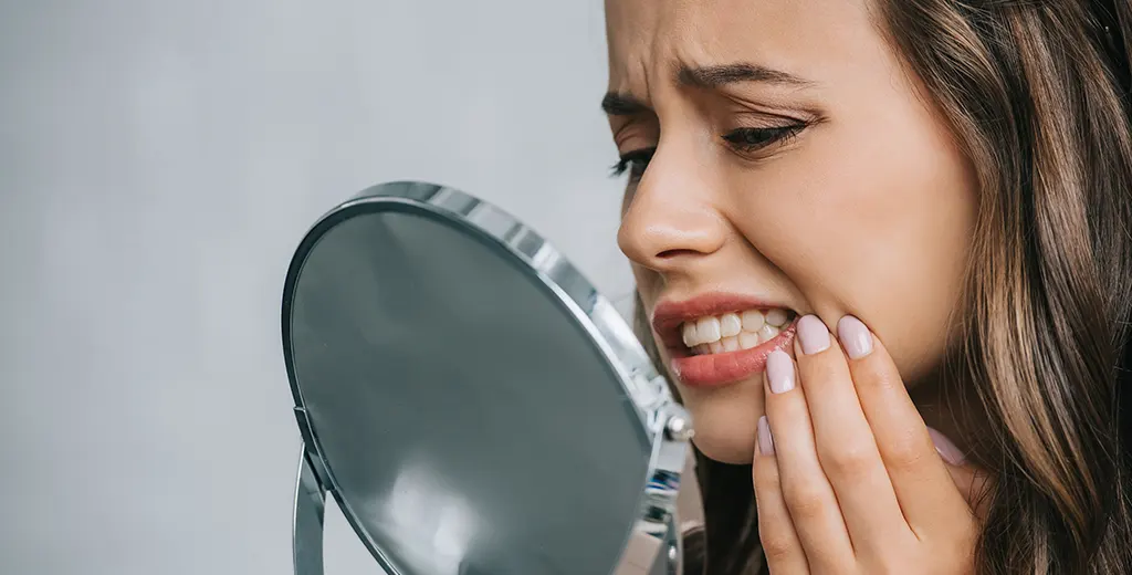 5 Signs You’ve Cracked a Tooth (And Shouldn’t Ignore It)